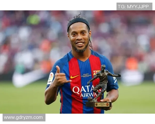 传奇球星的成长之路与奋斗故事揭秘足球背后的感人瞬间 传奇球星的成长之路与奋斗故事揭秘足球背后的感人瞬间